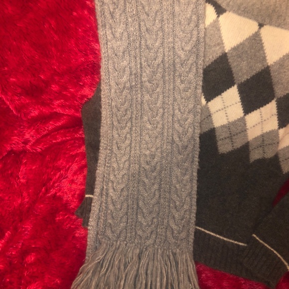 Just in Beautiful 2 piece gray WARM  sweater and scarf  set - Picture 3 of 7